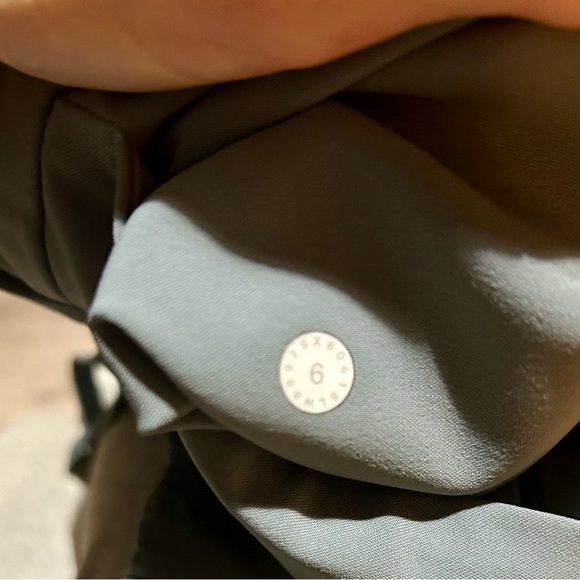 NWOT Women’s Lululemon On the Fly Skirt 6 - Picture 4 of 4